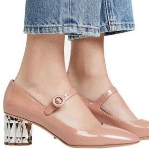 SALVATORE FERRAGAMO ORTENSIA PUMPS. Size 7 NWT